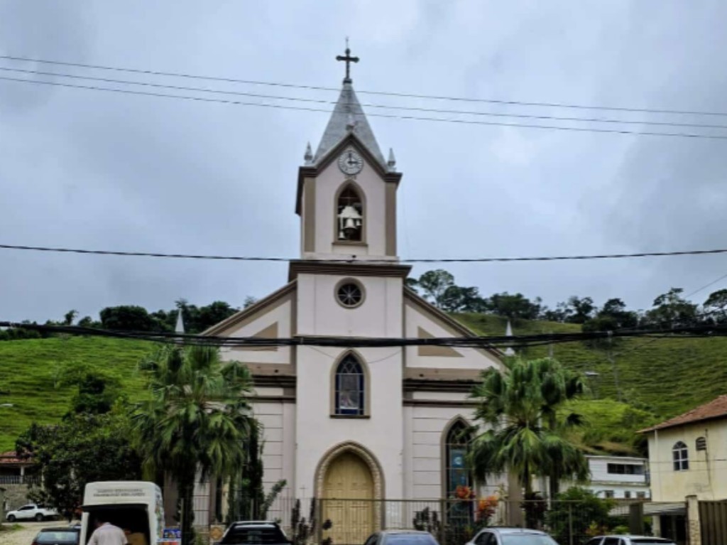A igreja da Paróquia São José, em Goiabal, chama a atenção pela beleza e imponência