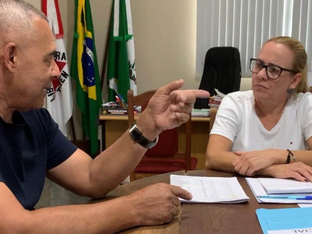 A prefeita Suely ouviu atentamente o projeto e mostrou interesse em participar